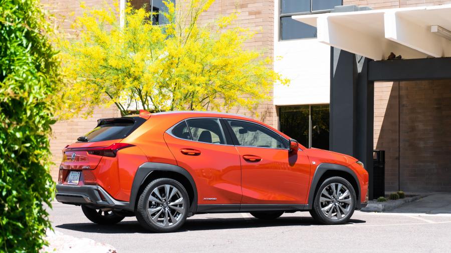  Lexus UX250h F-Sport 2018 года  (NA) (фото 27 из 40)